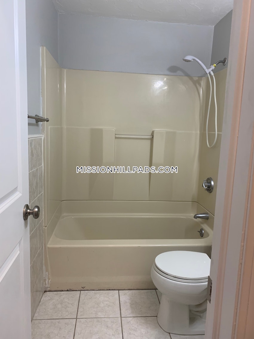 BOSTON - MISSION HILL - 1 Bed, 1 Bath - Image 29