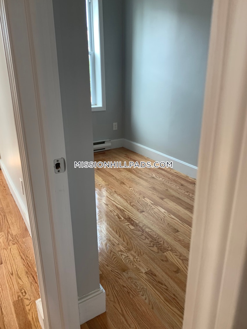 BOSTON - MISSION HILL - 1 Bed, 1 Bath - Image 23