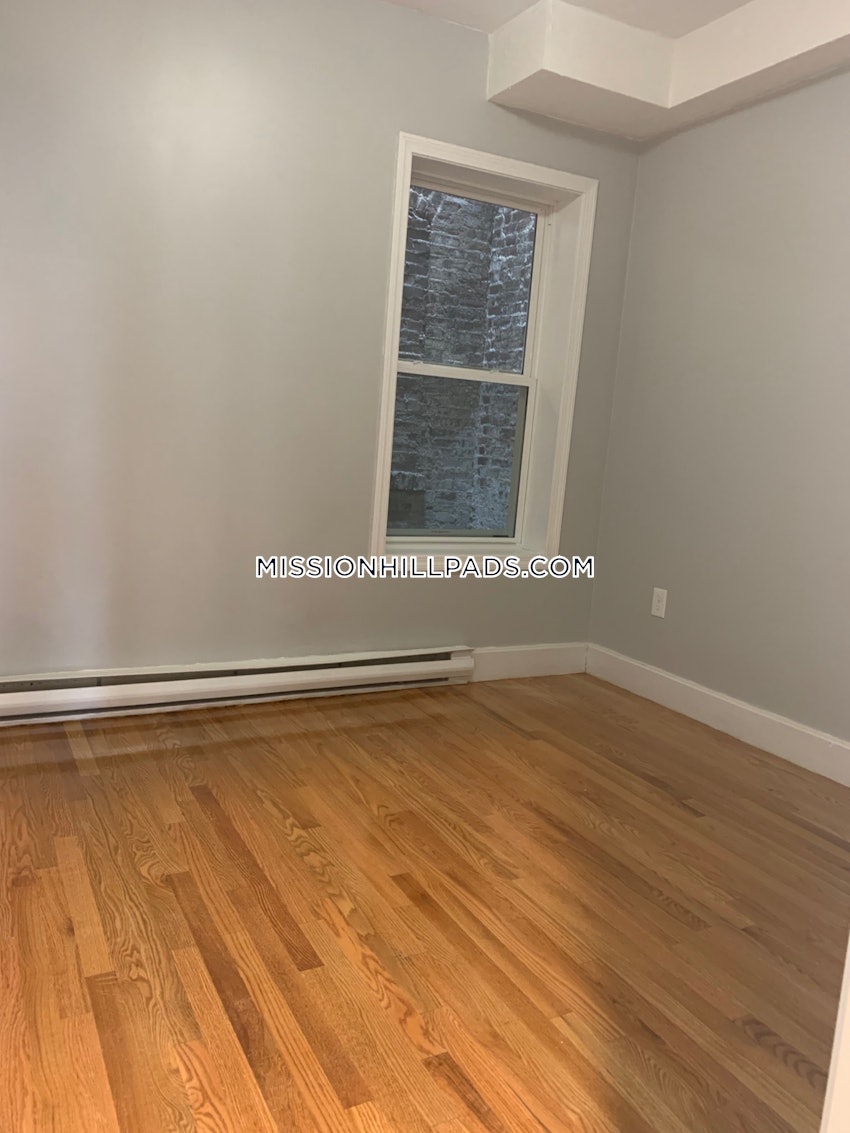 BOSTON - MISSION HILL - 1 Bed, 1 Bath - Image 18