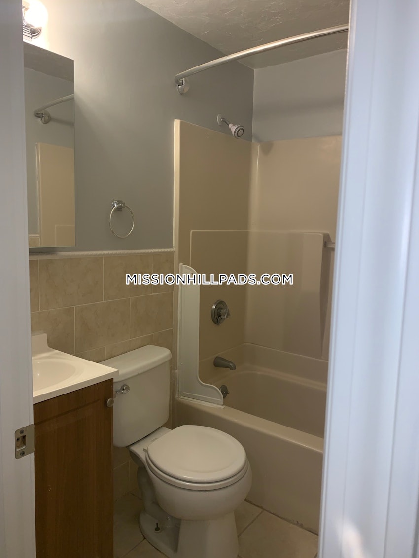 BOSTON - MISSION HILL - 1 Bed, 1 Bath - Image 17