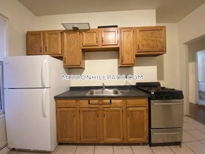 Mission Hill Apartment for rent 3 Bedrooms 1 Bath Boston - $2,800