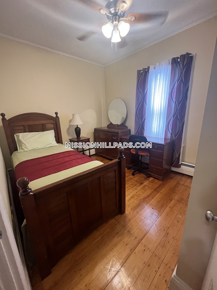 BOSTON - MISSION HILL - 1 Bed, 1 Bath - Image 10