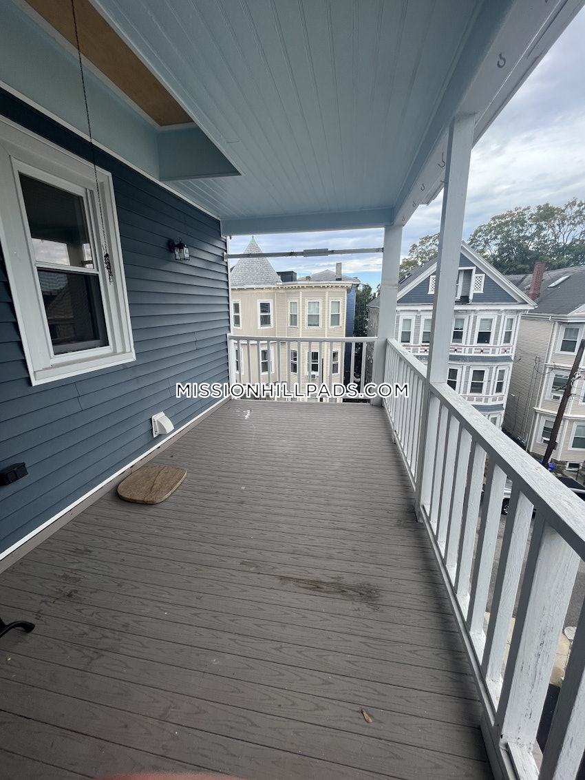 BOSTON - MISSION HILL - 1 Bed, 1 Bath - Image 11