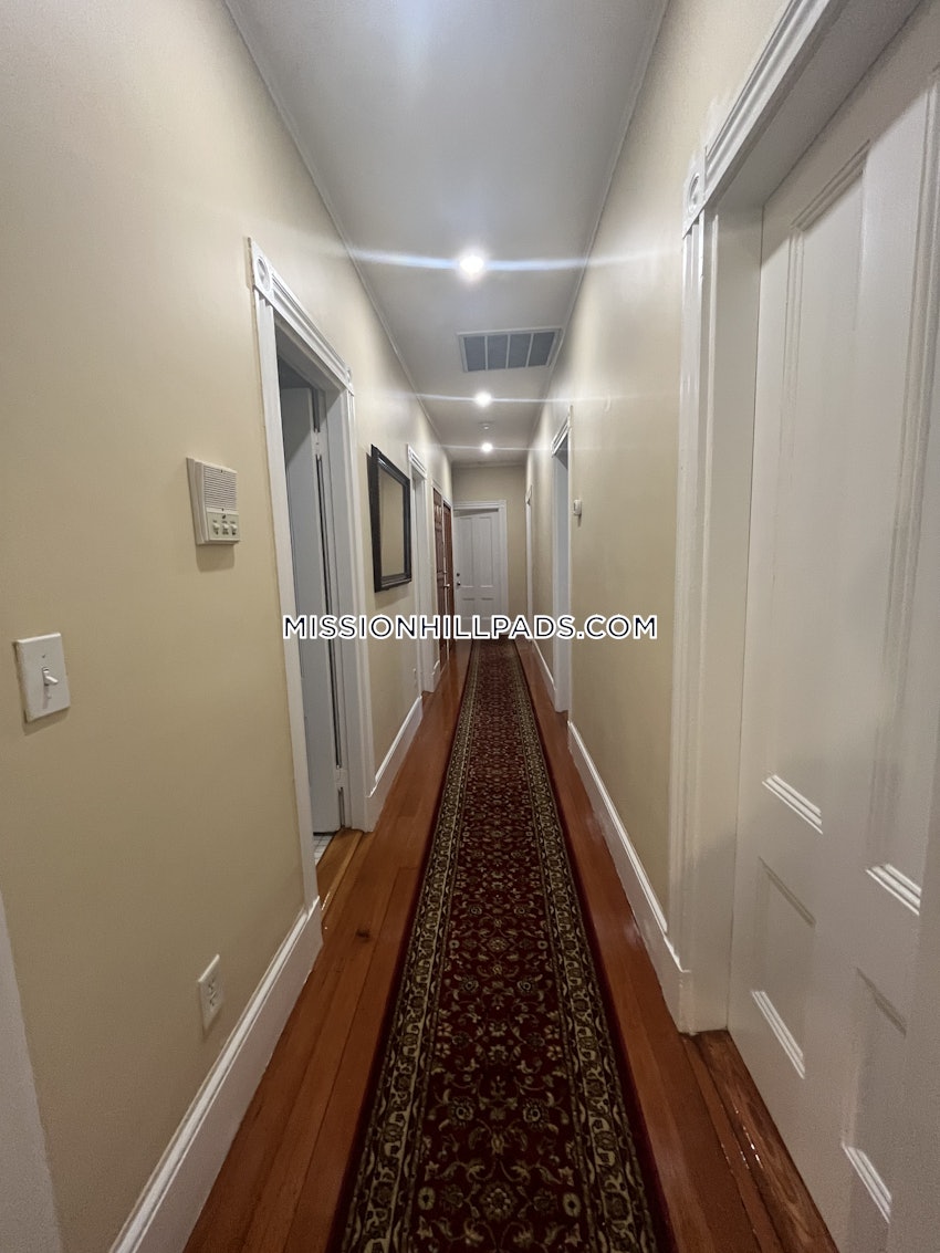BOSTON - MISSION HILL - 1 Bed, 1 Bath - Image 13