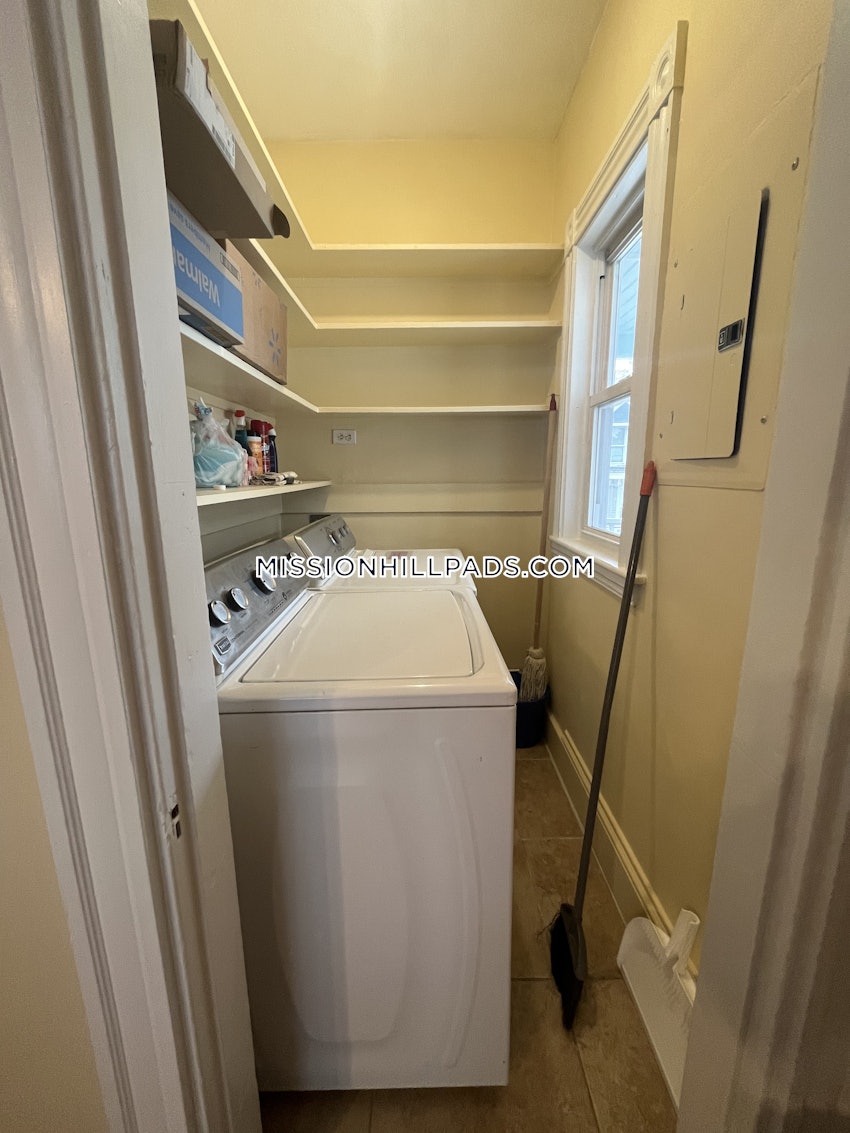 BOSTON - MISSION HILL - 1 Bed, 1 Bath - Image 20