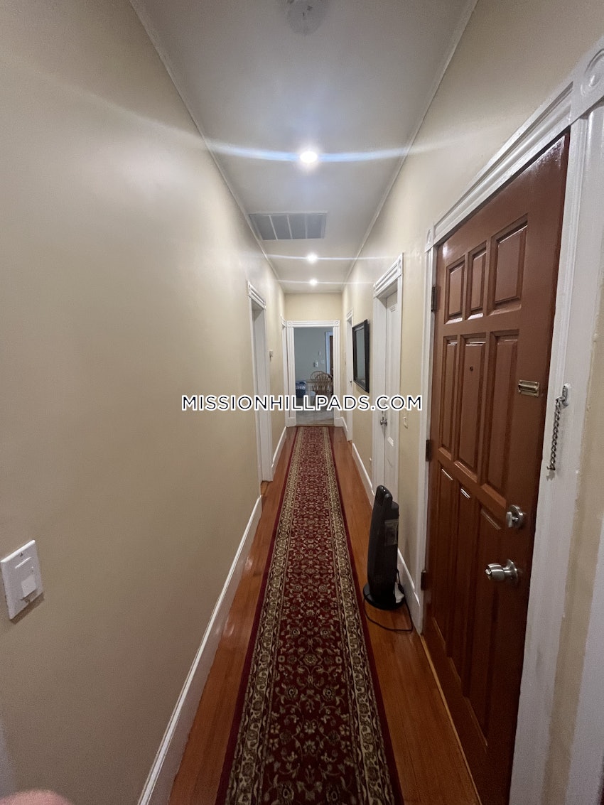 BOSTON - MISSION HILL - 1 Bed, 1 Bath - Image 12