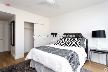 Tremont St. Roxbury Crossing