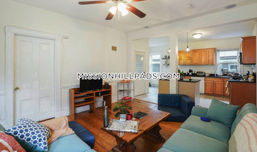 BOSTON - MISSION HILL - 6 Beds, 2 Baths - Image 5