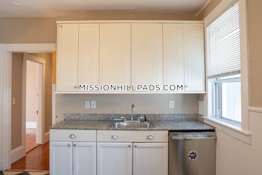 BOSTON - MISSION HILL - 1 Bed, 2 Baths - Image 3