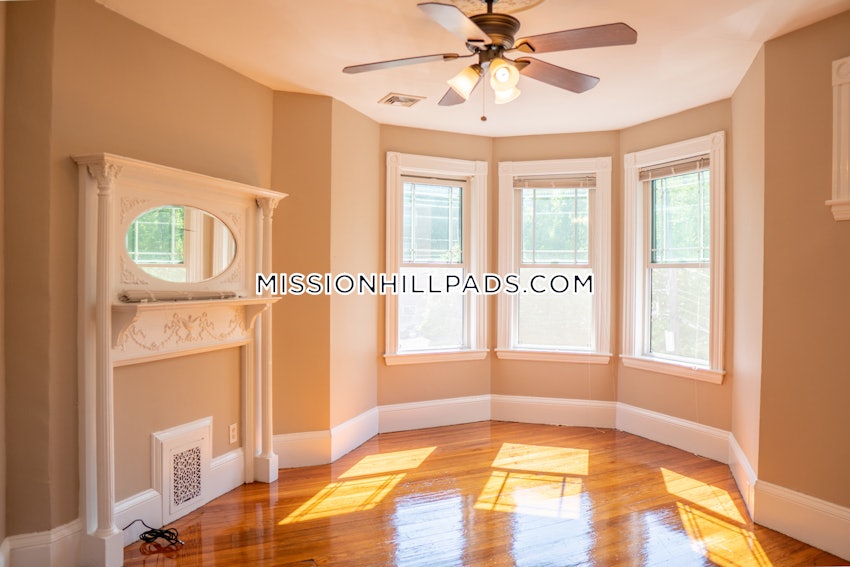 BOSTON - MISSION HILL - 1 Bed, 2 Baths - Image 20