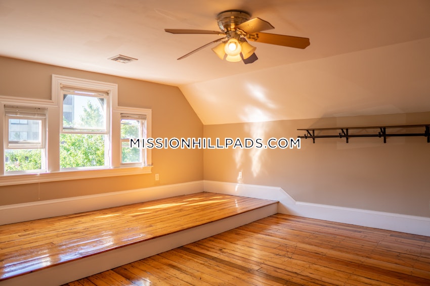 BOSTON - MISSION HILL - 1 Bed, 2 Baths - Image 18