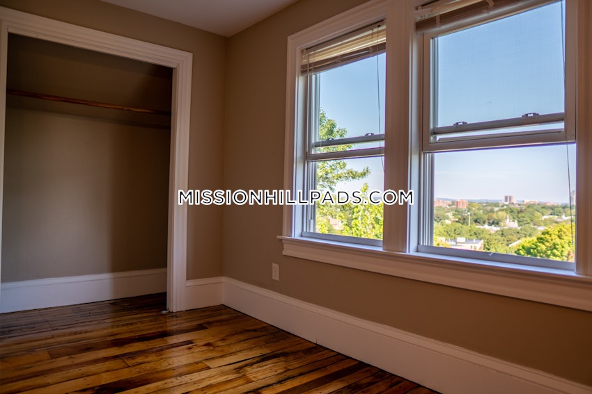 BOSTON - MISSION HILL - 1 Bed, 2 Baths - Image 17
