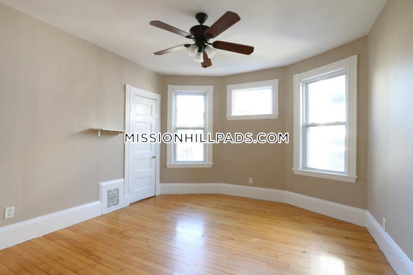 BOSTON - MISSION HILL - 1 Bed, 2 Baths - Image 6