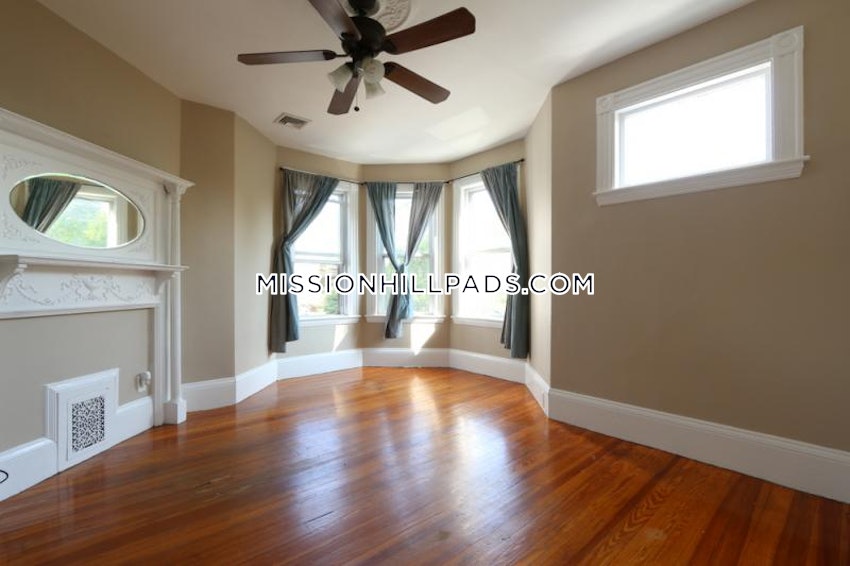 BOSTON - MISSION HILL - 1 Bed, 2 Baths - Image 4