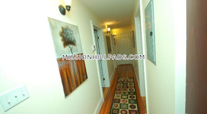 BOSTON - MISSION HILL - 5 Beds, 2 Baths - Image 17