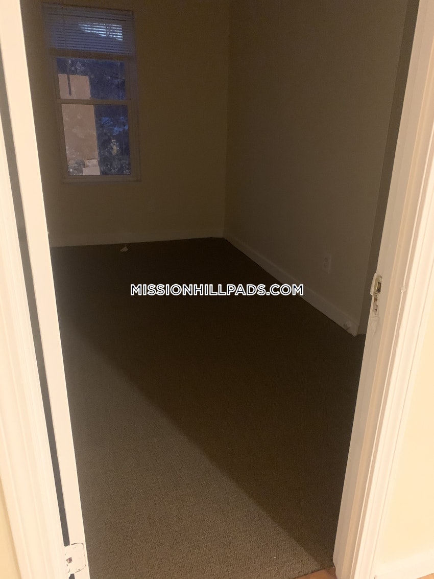 BOSTON - MISSION HILL - 2 Beds, 1 Bath - Image 9