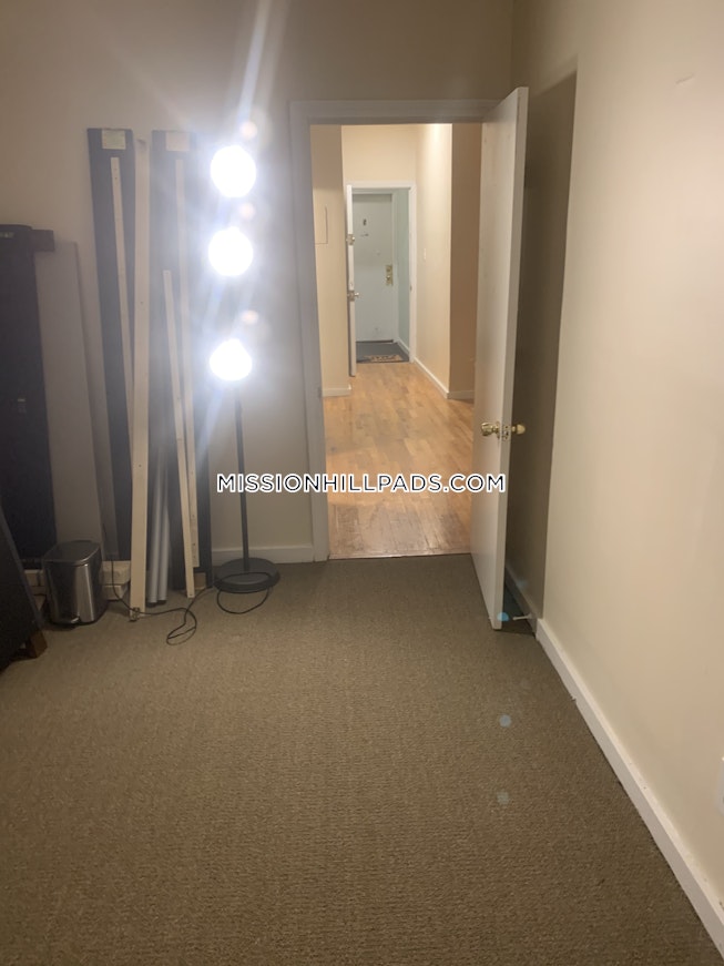 Boston - $3,195+ /mo