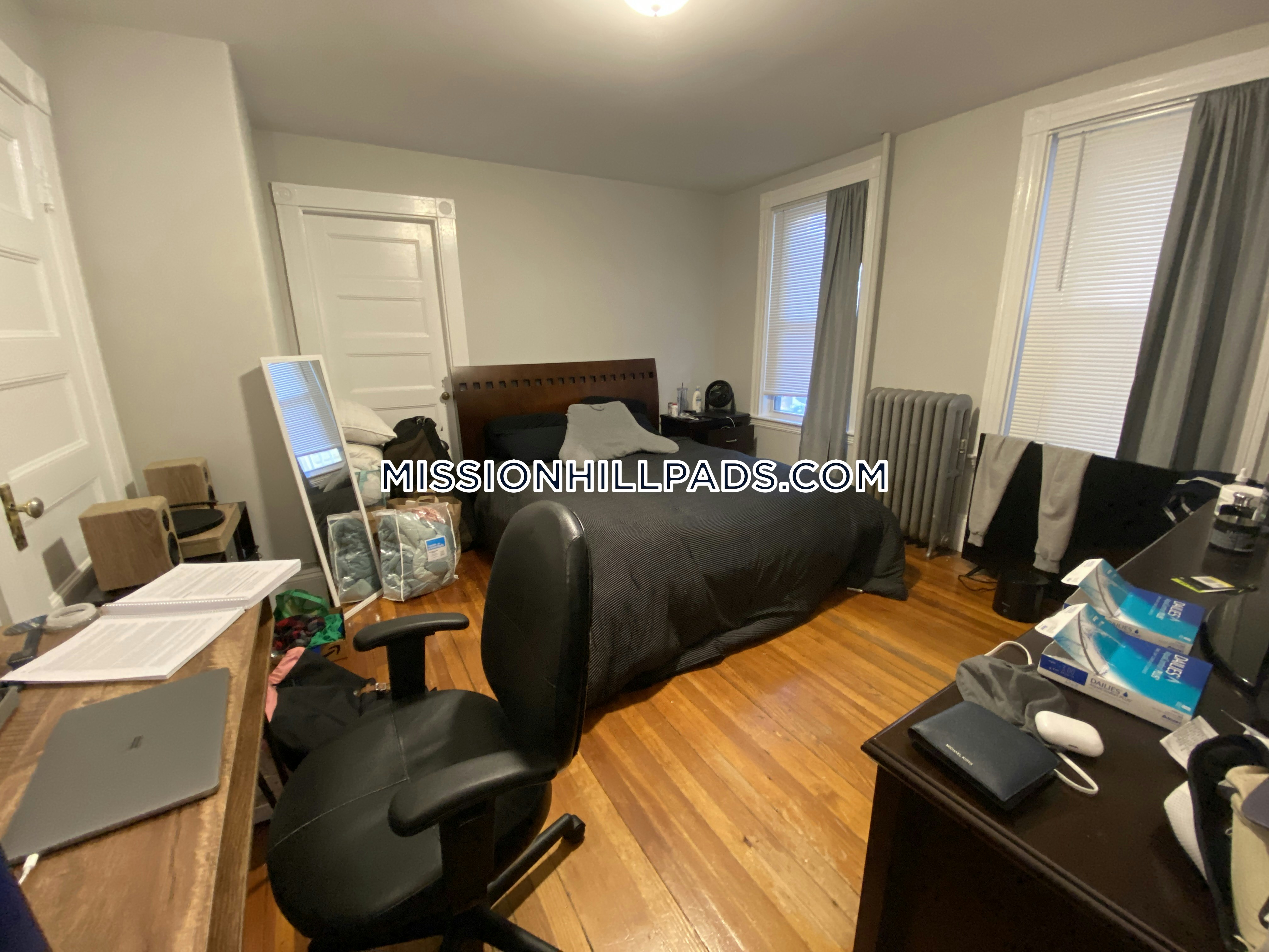 Mission Hill Stunning 4 bed 1 bath located on Boylston St in Boston