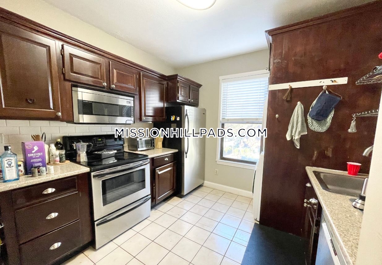Mission Hill Apartment for rent 3 Bedrooms 1 Bath Boston 5,000