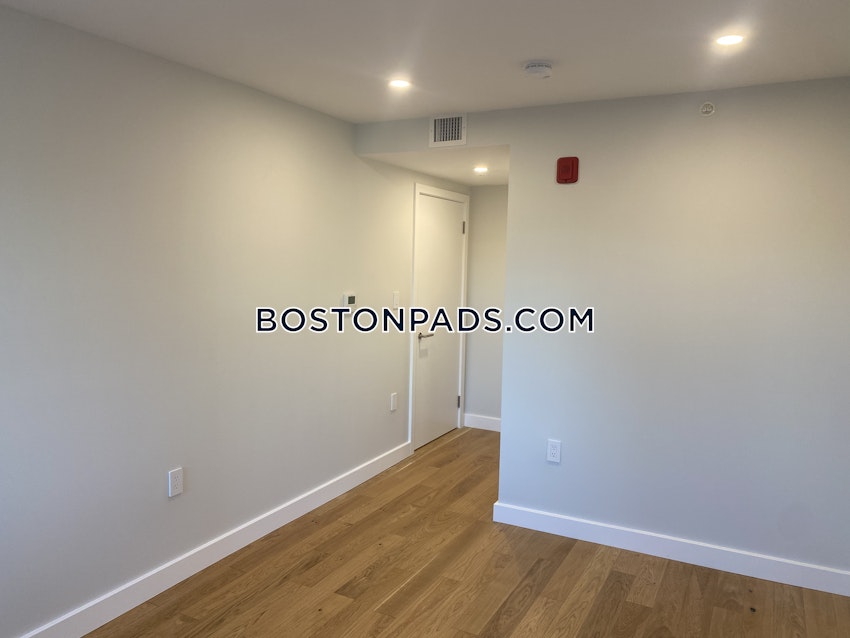 BOSTON - NORTH END - 4 Beds, 3 Baths - Image 37