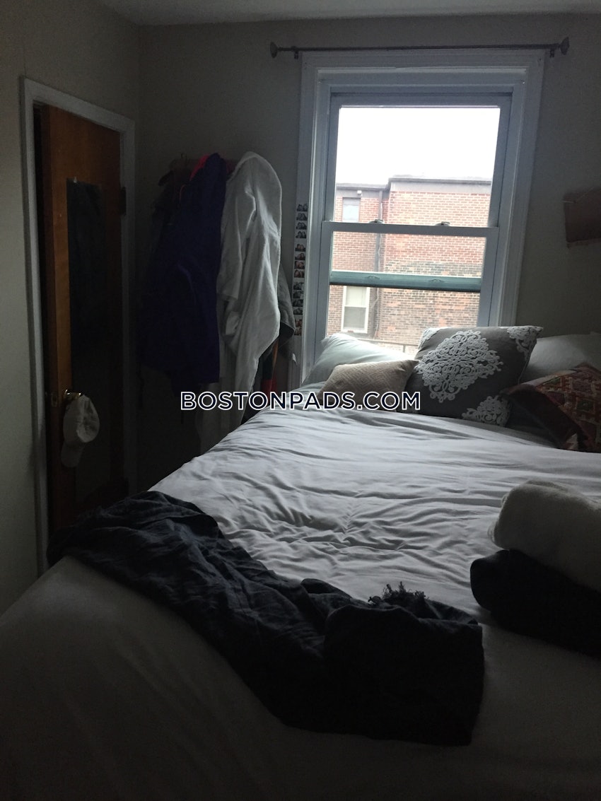 BOSTON - NORTH END - 2 Beds, 1 Bath - Image 11