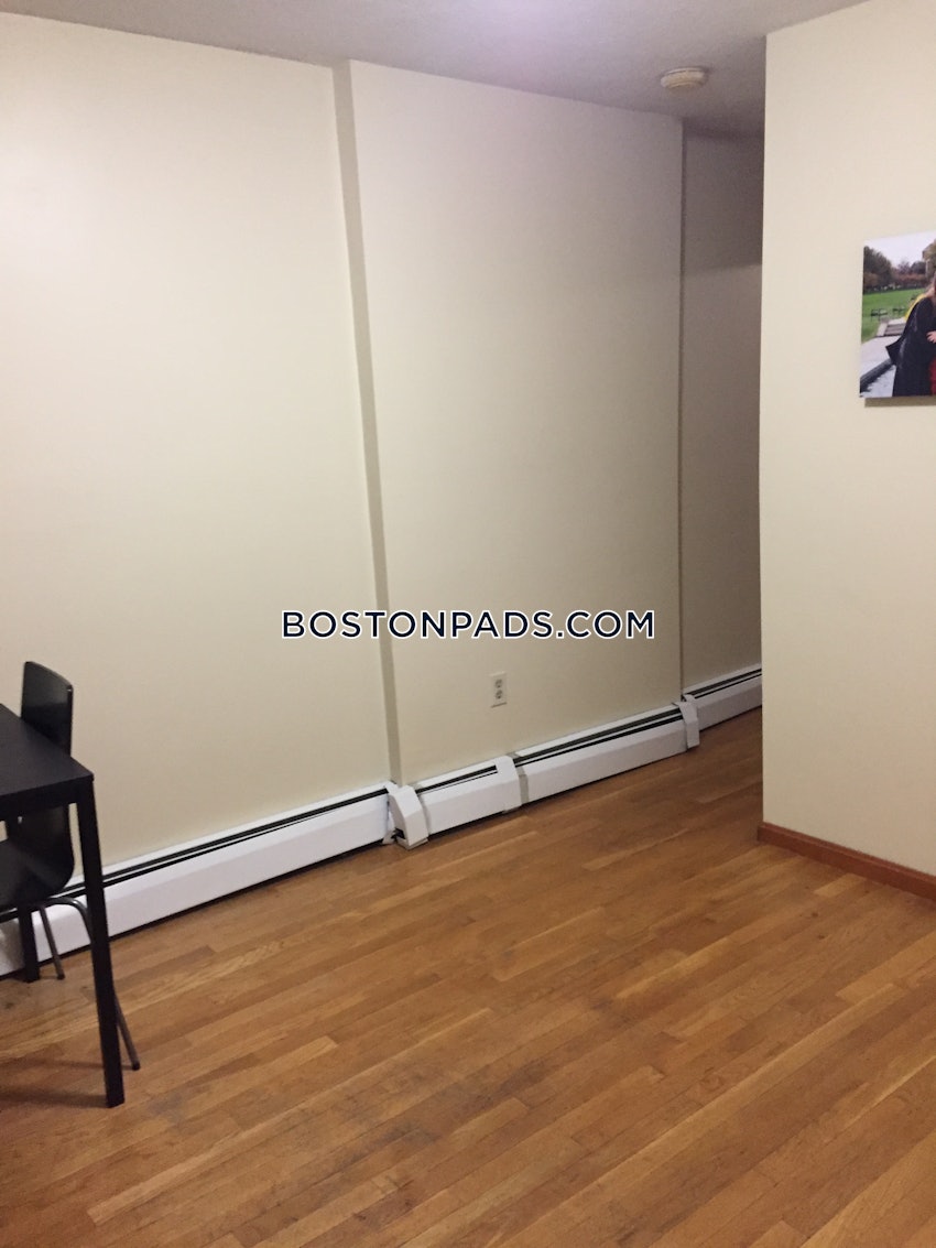 BOSTON - NORTH END - 2 Beds, 1 Bath - Image 10