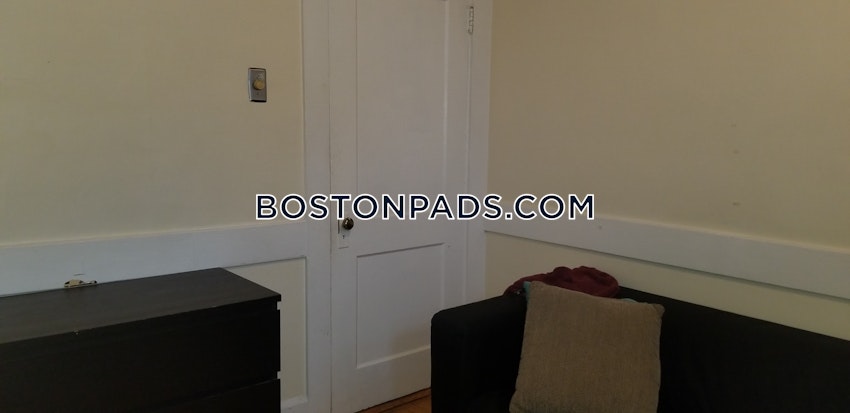 BOSTON - NORTH END - 2 Beds, 1 Bath - Image 36