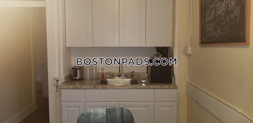 BOSTON - NORTH END - 2 Beds, 1 Bath - Image 32