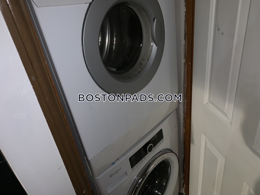 BOSTON - NORTH END - 1 Bed, 1 Bath - Image 8