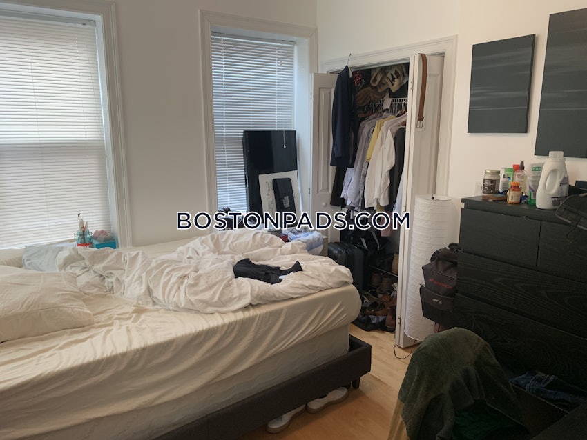 BOSTON - NORTH END - 2 Beds, 1 Bath - Image 4