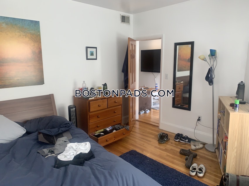 BOSTON - NORTH END - 2 Beds, 1 Bath - Image 3