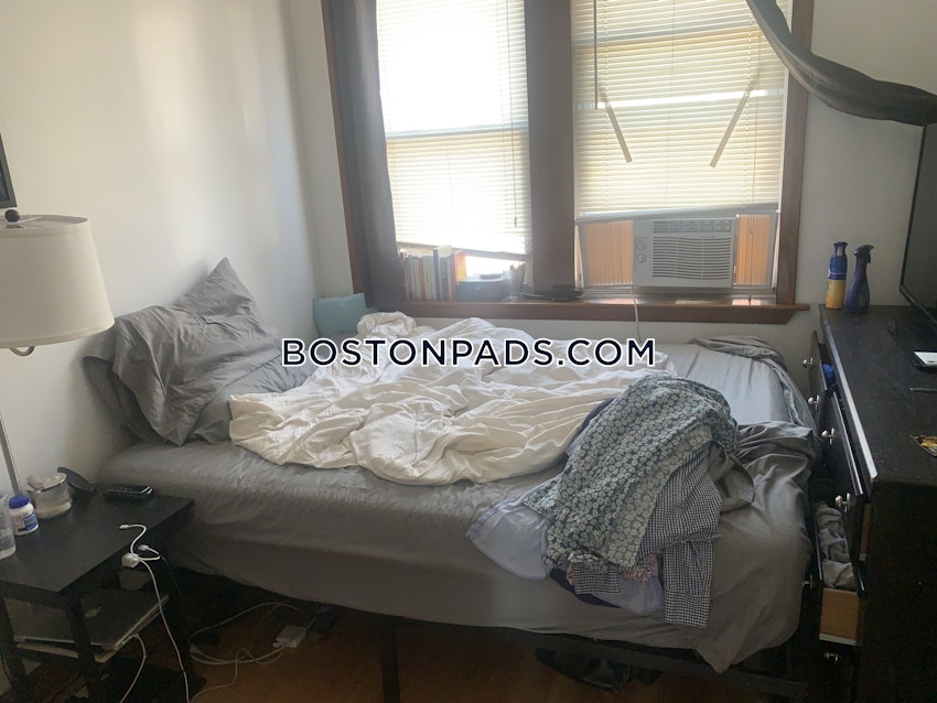 BOSTON - NORTH END - 2 Beds, 1 Bath - Image 4