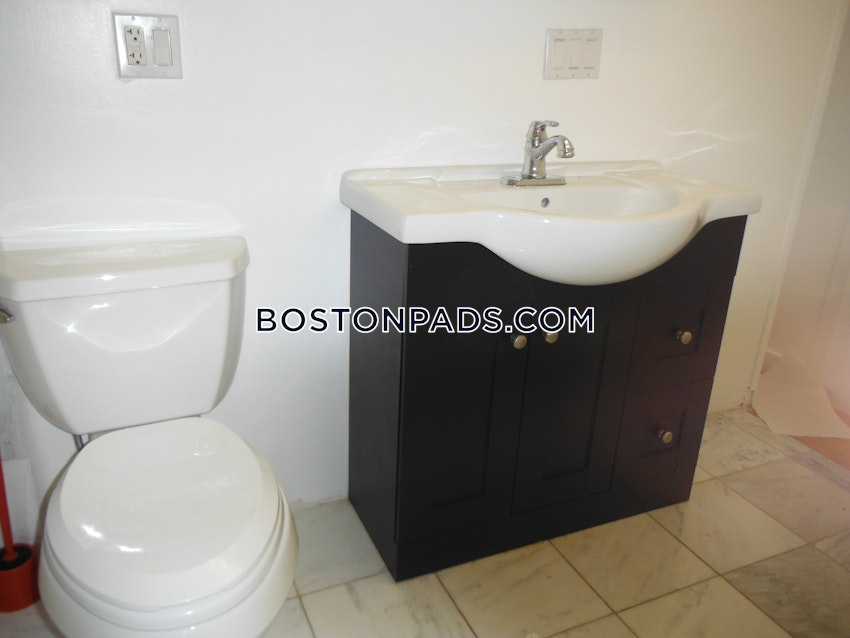 BOSTON - NORTH END - 3 Beds, 3 Baths - Image 1