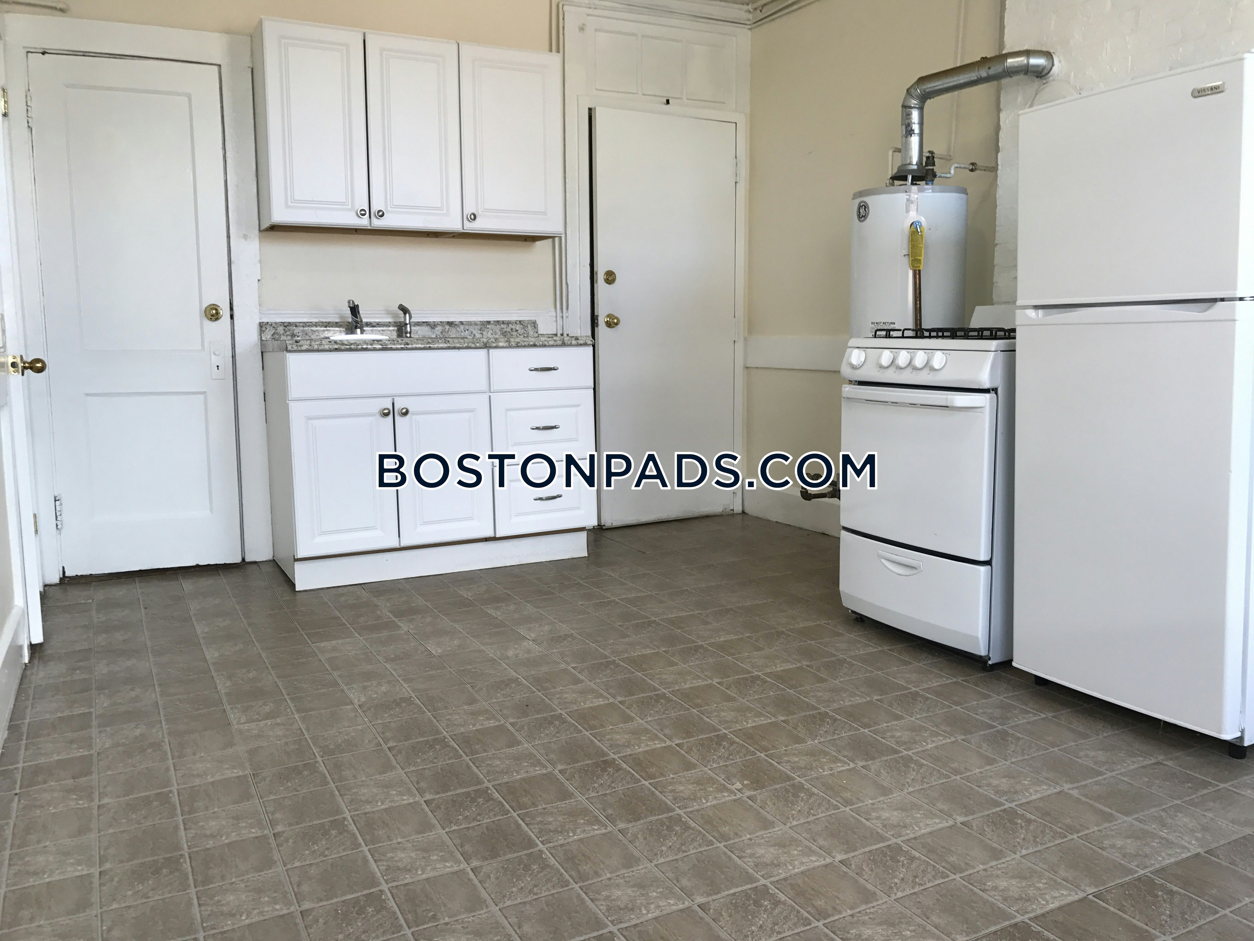North End Great 2 Beds 1 Bath on Endicott St Boston 2,500