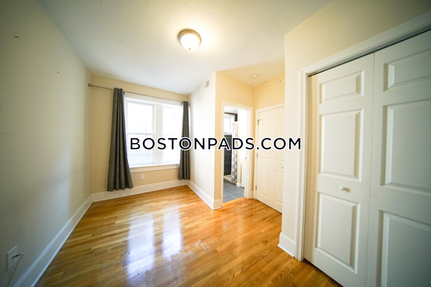 BOSTON - NORTH END - 3 Beds, 2 Baths - Image 12