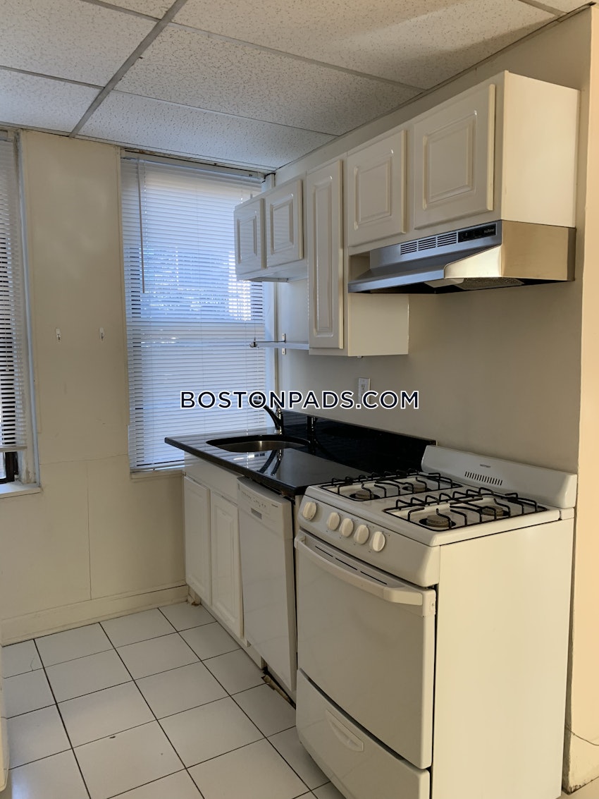 BOSTON - NORTH END - 2 Beds, 1 Bath - Image 1