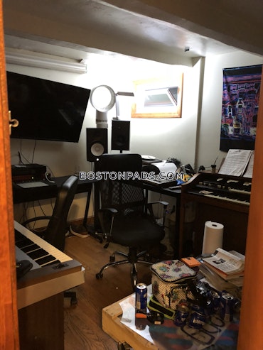 Boston - 3 Beds, 1 Baths