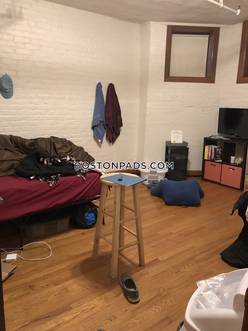 BOSTON - NORTHEASTERN/SYMPHONY - 3 Beds, 1 Bath - Image 16