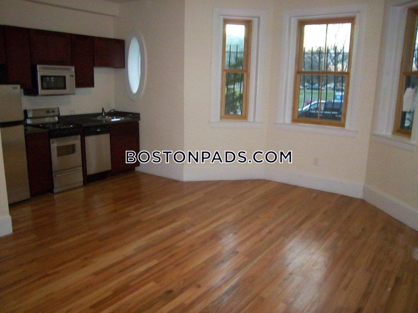 Boston - $2,800+ /month