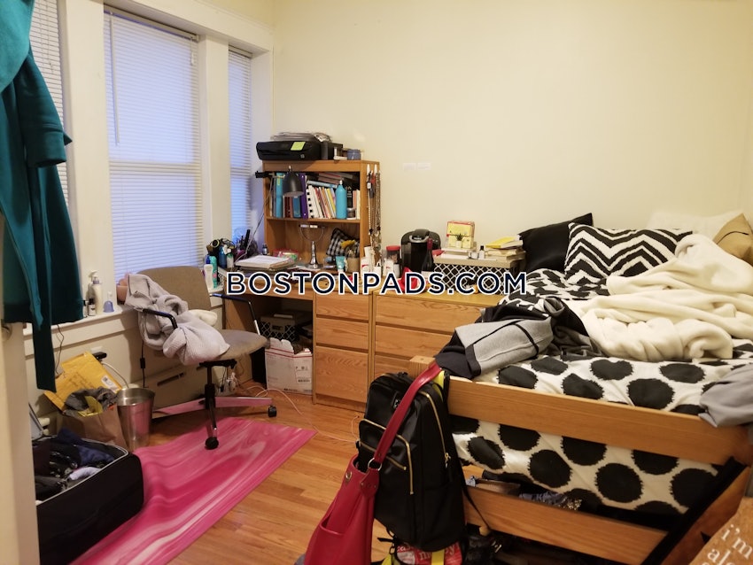 BOSTON - NORTHEASTERN/SYMPHONY - 4 Beds, 1.5 Baths - Image 4