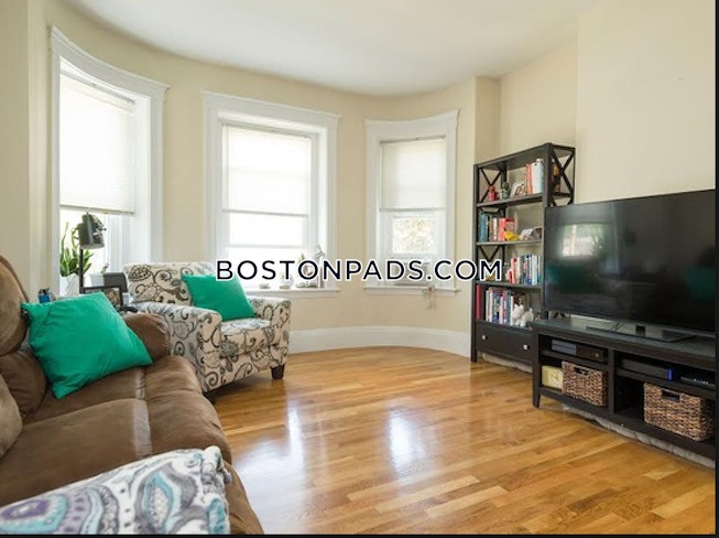 Boston - $3,590+ /mo