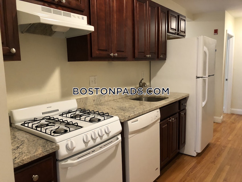 BOSTON - NORTHEASTERN/SYMPHONY - 4 Beds, 1 Bath - Image 2