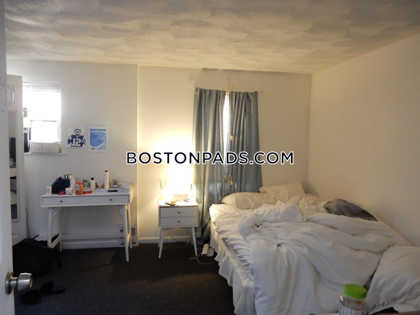 BOSTON - NORTHEASTERN/SYMPHONY - 3 Beds, 2 Baths - Image 2