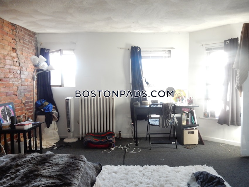 BOSTON - NORTHEASTERN/SYMPHONY - 3 Beds, 2 Baths - Image 5