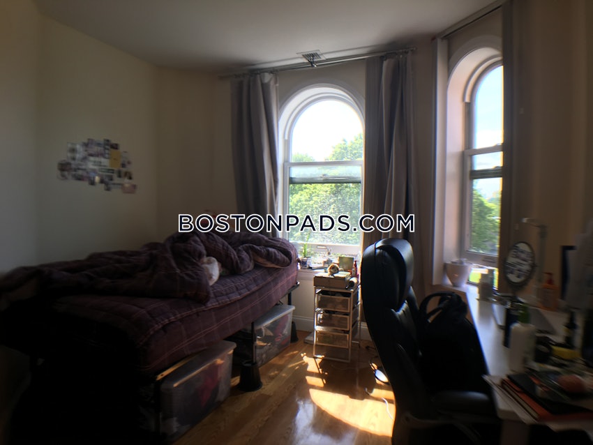 BOSTON - NORTHEASTERN/SYMPHONY - 3 Beds, 1 Bath - Image 1