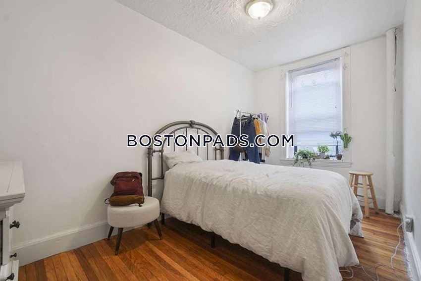 BOSTON - NORTHEASTERN/SYMPHONY - 5 Beds, 2 Baths - Image 5