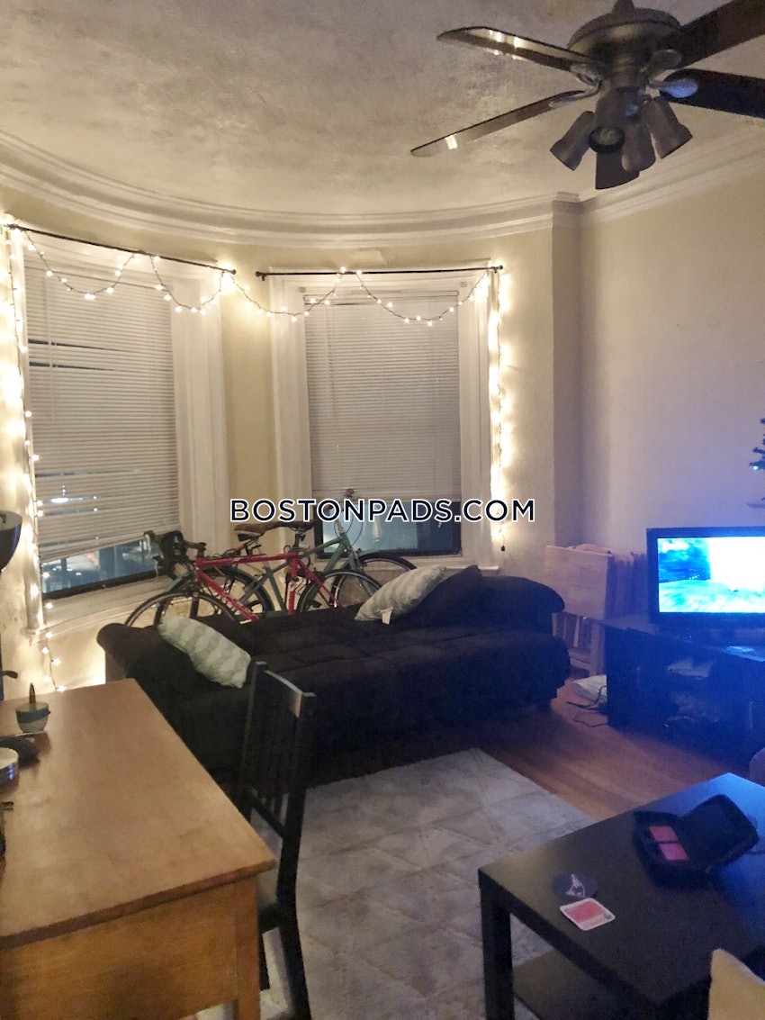 BOSTON - NORTHEASTERN/SYMPHONY - 3 Beds, 1 Bath - Image 3