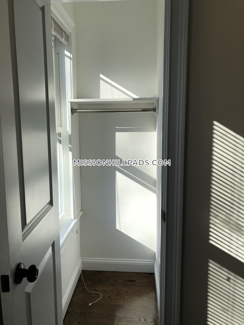 BOSTON - ROXBURY - 3 Beds, 1 Bath - Image 103