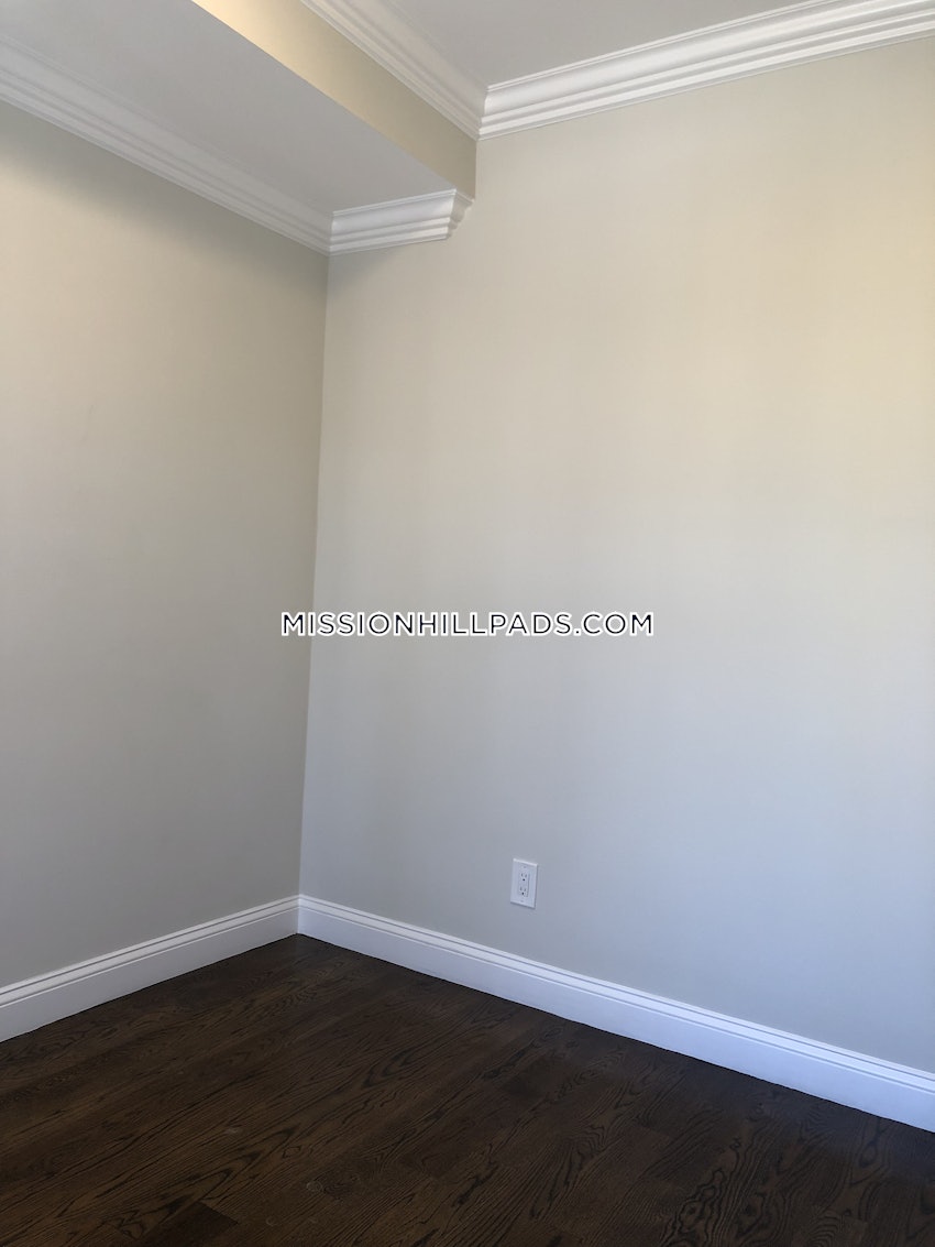 BOSTON - ROXBURY - 3 Beds, 1 Bath - Image 100