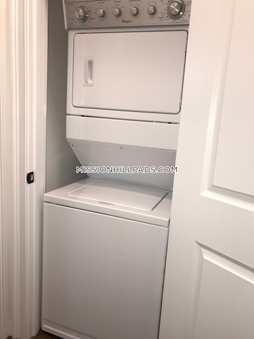 BOSTON - ROXBURY - 4 Beds, 1 Bath - Image 132